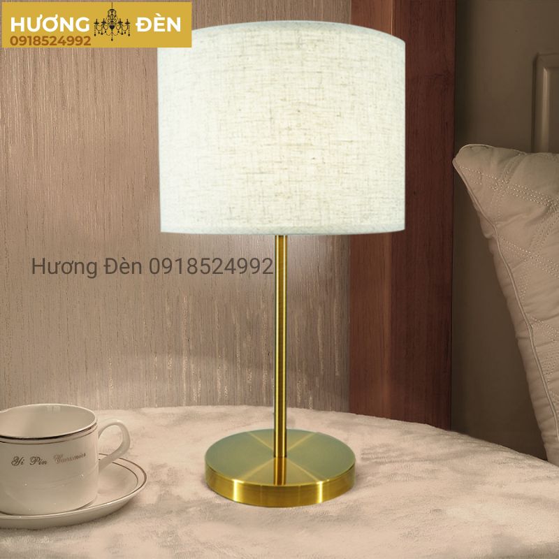 den-de-ban-trang-tri-chinh-hang-db3060